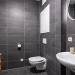 Taja Paznaun Penthouse 湖城