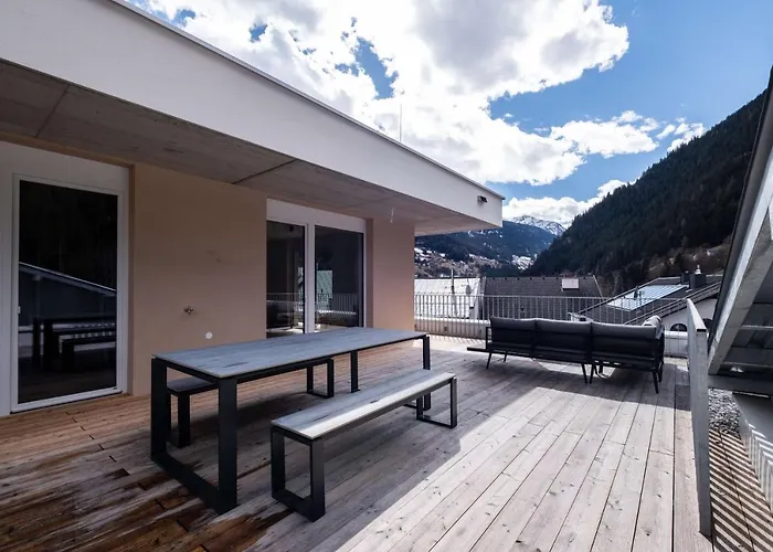 Taja Paznaun Penthouse アパート *