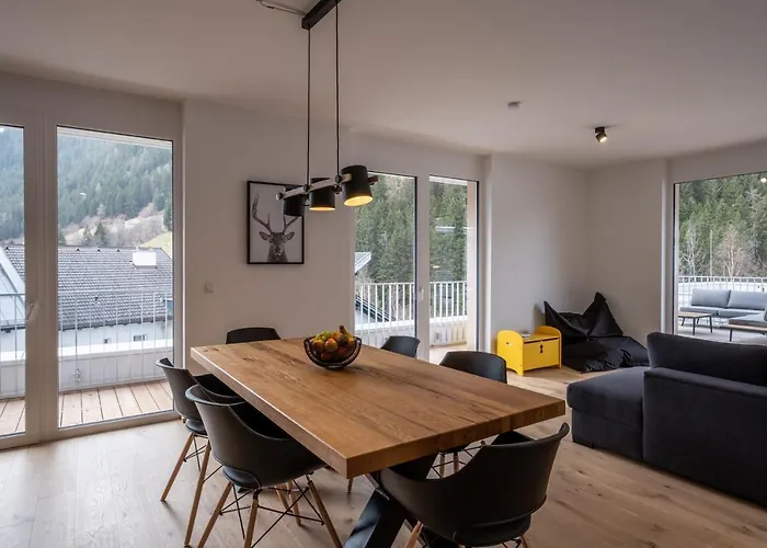 Taja Paznaun Penthouse アパート