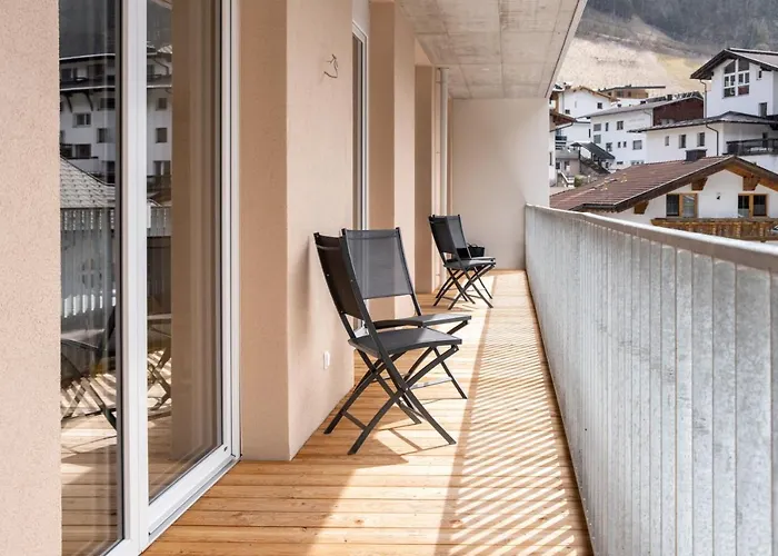 Taja Paznaun Penthouse アパート ゼー