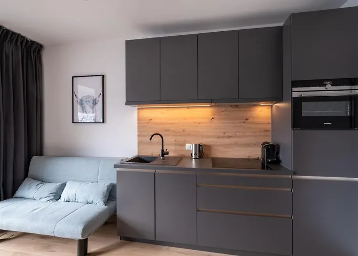 Taja Paznaun Penthouse * סי