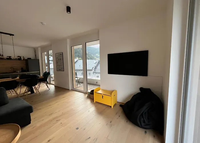 Taja Paznaun Penthouse アパート