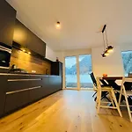 Taja Paznaun Penthouse * سي